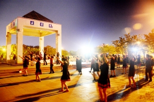 广场舞服装批发